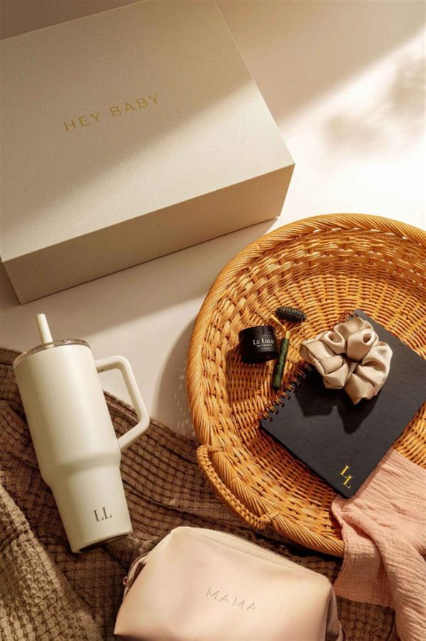 Le Lolo tumbler and accessories in a woven tray